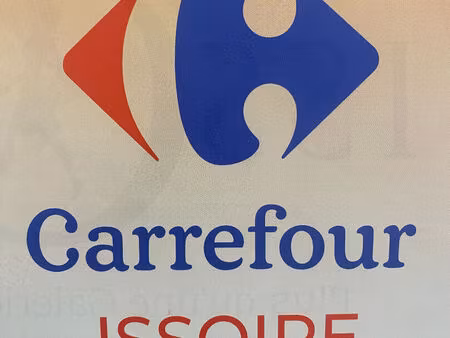murs commerciaux dans la galerie marchande carrefour