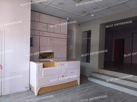 location entrepôt 66 m²