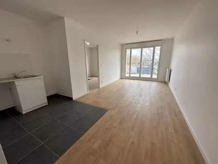 location appartement 2 pièces 40.56 m² à le plessis-robinson (92350)  1 068 €
