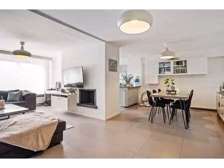 gerenoveerd appartement met 2 slaapkamers te deurne!