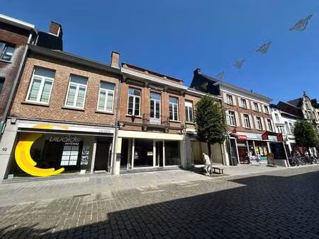 établissement horeca au cœur commercial de lierre