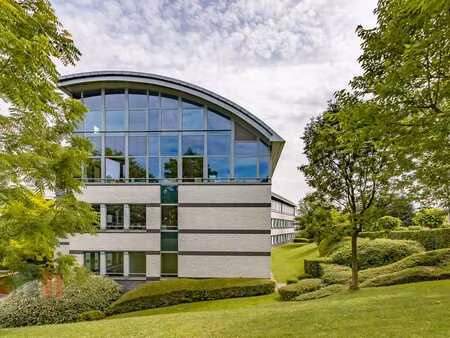 bureau de 625 m² situé à 2 minutes du ring (r0) à jette