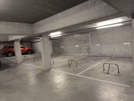 gelijkvloers gelegen autostaanplaatsen te sint-agatha-ber...