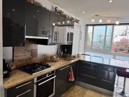 vente appartement t4 -centre ville de hyères -calme et lumineux