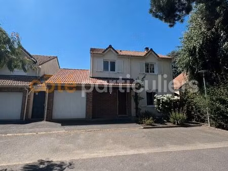 propriété 4 pièces 100 m²