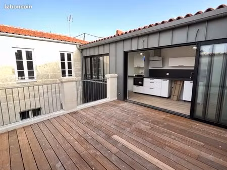 t3 terrasse centre ville la rochelle vieux port