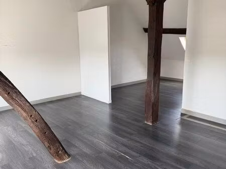 à louer – grand studio / f1 avec parking – verberie (60410)
