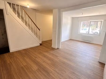 maison de ville entièrement rénovée – 75 59 m² – 3 chambres – jardin avec terrasse