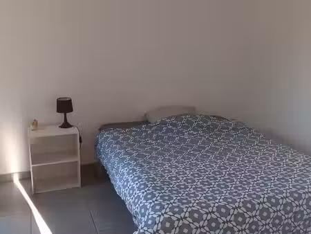 chambre aménagée studio
