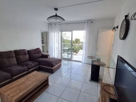 loue bel appartement très lumineux  avec une belle vue mer à 180° et très bien situé
