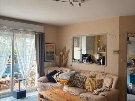 loue agréable appartement t3