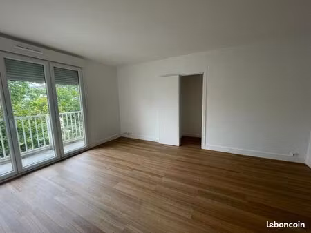 studio 1 pièce 28 m²