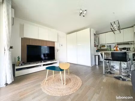 studio avec clim tout équipé avec balcon – 4 min rer nanterre université