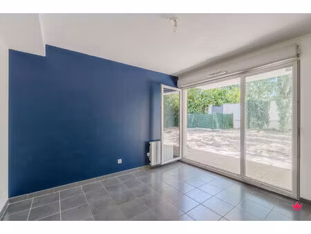 appartement meyzieu 2 pièces avec grand jardin 77 m² et garage