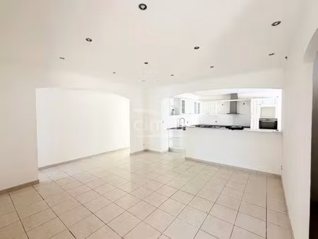 maison t4 sur 1030 m² de jardin