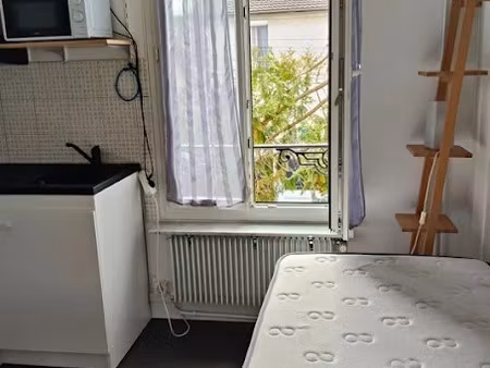 location meublée appartement 1 pièce 14 m² à l'hay-les-roses (94240)  570 €