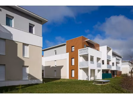 location appartement 2 pièces 39 m² à saint-médard-en-jalles (33160)  628 €