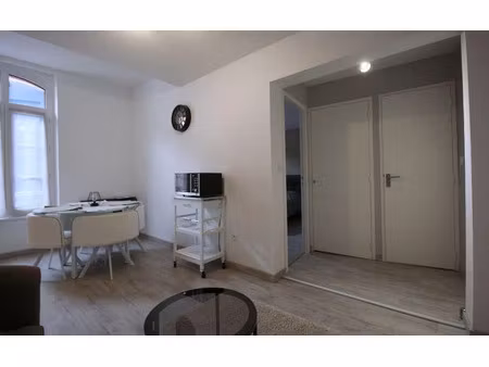 location meublée appartement 2 pièces 30 m² à albi (81000)  580 €