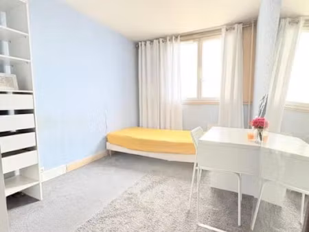 location meublée chambre 1 pièce 15 m² à issy-les-moulineaux (92130)  650 €