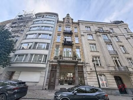appartement à louer à place maurice van meenen 6 saint-gilles (vbe46992)