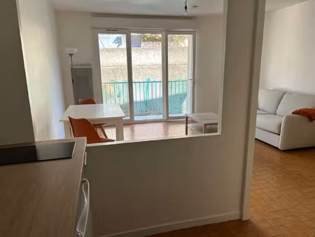location appartement 1 pièce 33 m² à nîmes (30900)