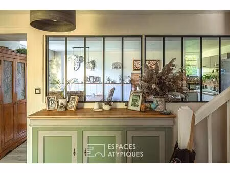 maison de charme en pierre et son jardin secret en coeur de village