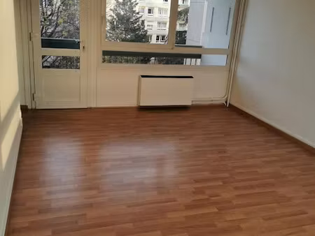 location appartement 3 pièces 69 m² à pierre-benite (69310)  1 100 €