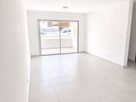 location appartement 3 pièces  65.00m²  remire