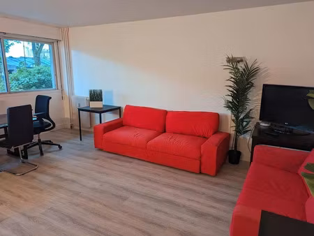 location meublée appartement 2 pièces 74 m² à saint-cloud (92210)  1 600 €