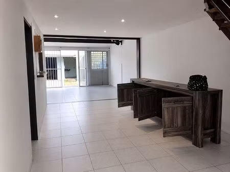location maison 3 pièces  80.00m²  kourou