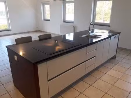 magnifique appartement à marche rue borchamps 10a011