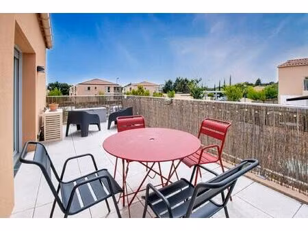 bel appartement t2 récent de 47m2 avec terrasse et parking