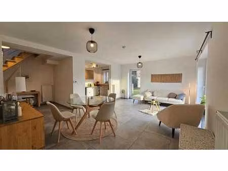 jolie maison 3 façades entièrement rénovée - erbisoeul