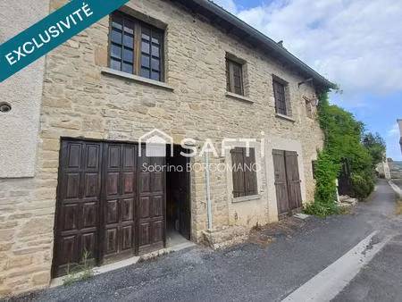 jolie maison en pierre dans le cœur du village
