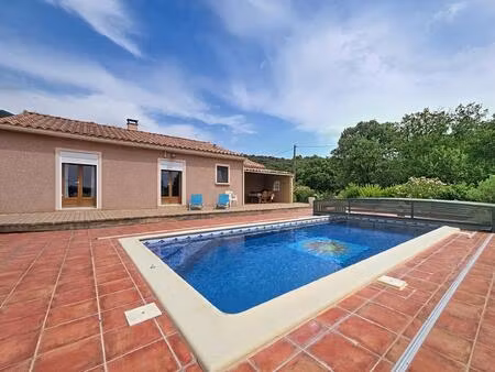 une villa familiale de plain-pied au cœur d'un véritable écrin de verdure  sans vis-à-vis 