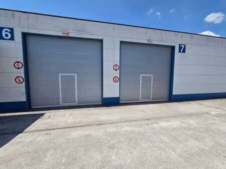 entrepôt de 150m²