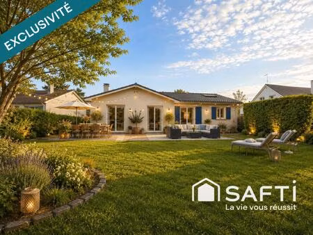 maison de plain-pied de 135 m2  3 chambres  terrain de 916 m2