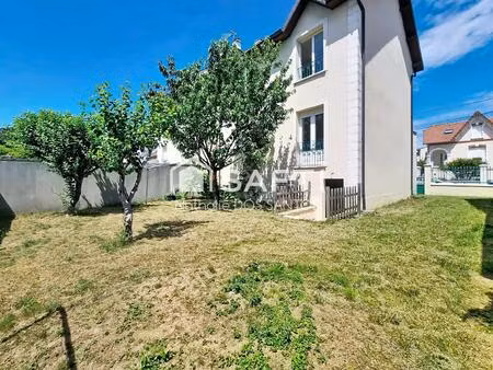 maison familiale - beaux volumes - combles aménageables et sous sol total