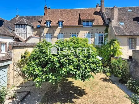 maison de maître du 18è siècle  plein coeur de ville !!
