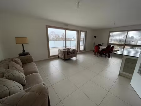 location meublée appartement 4 pièces 101.75 m² à ferney-voltaire (01210)  2 590 €