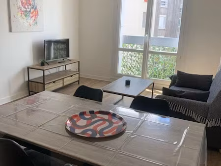 location meublée appartement 3 pièces 65 m² à lorient (56100)  750 €