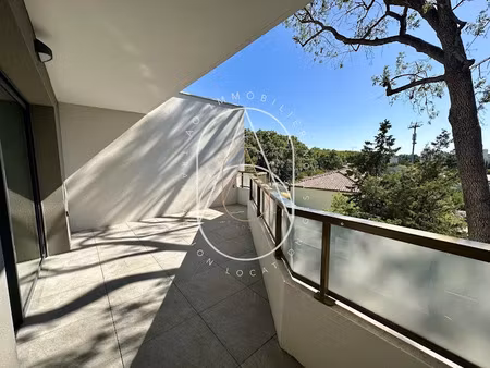 location meublée appartement 3 pièces 61.05 m² à montpellier (34000)  1 309 €