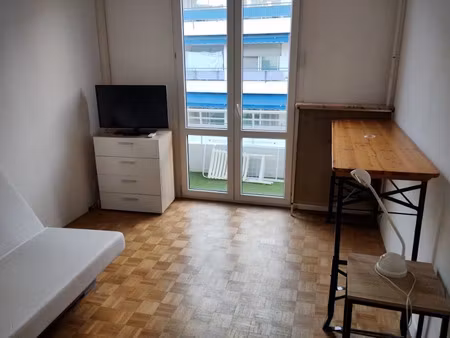 location meublée appartement 1 pièce 27 m² à nice (06000)  690 €