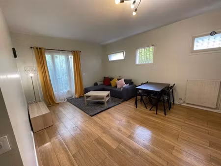 location meublée appartement 2 pièces 45 m² à osny (95520)  880 €