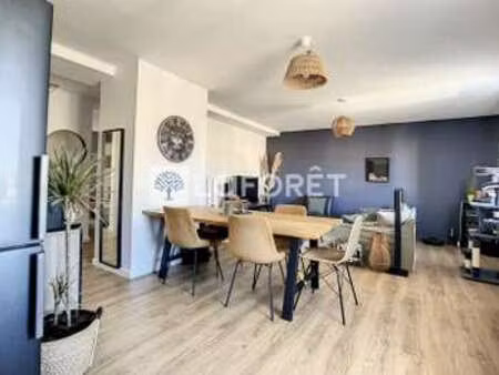 location appartement 3 pièces à parthenay (79200) : à louer 3 pièces / 65m² parthenay