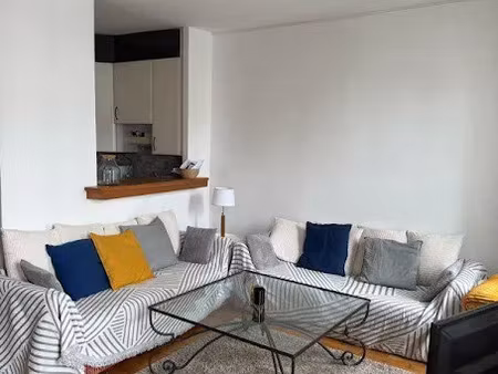 location meublée appartement 3 pièces 55 m² à puteaux (92800)  1 650 €
