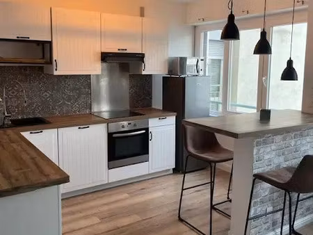 location meublée appartement 2 pièces 45 m² à nancy (54000)  780 €
