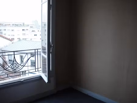 location appartement 1 pièce 21 m² à courbevoie (92400)  800 €