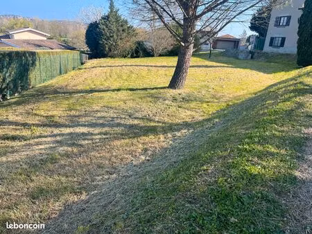 terrain constructible 1180 m2 clonas sur vareze