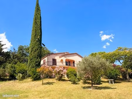 maison avec vue dégagée  grand terrain  au calme – 133 m²
